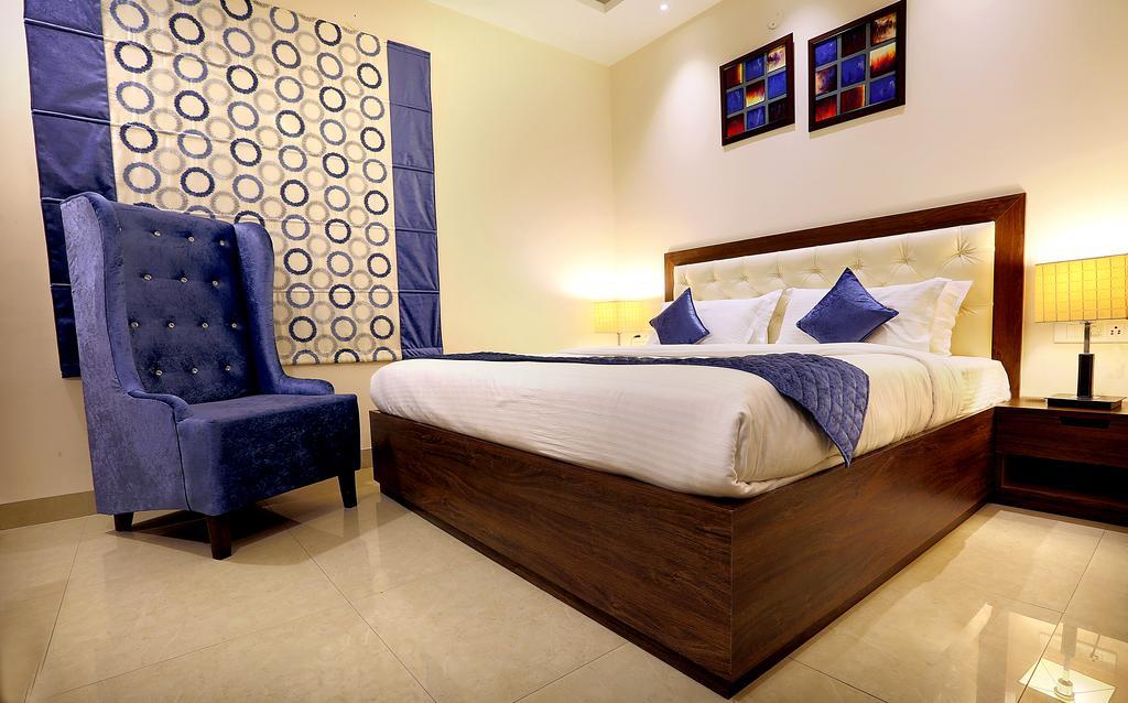 Hotel Rk Grande Лудхіяна Номер фото