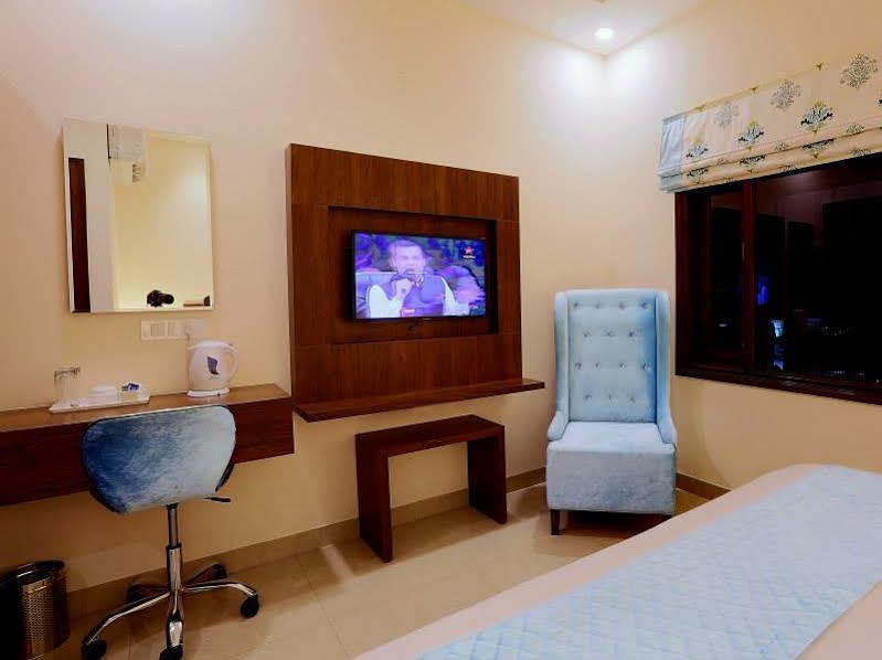 Hotel Rk Grande Лудхіяна Екстер'єр фото